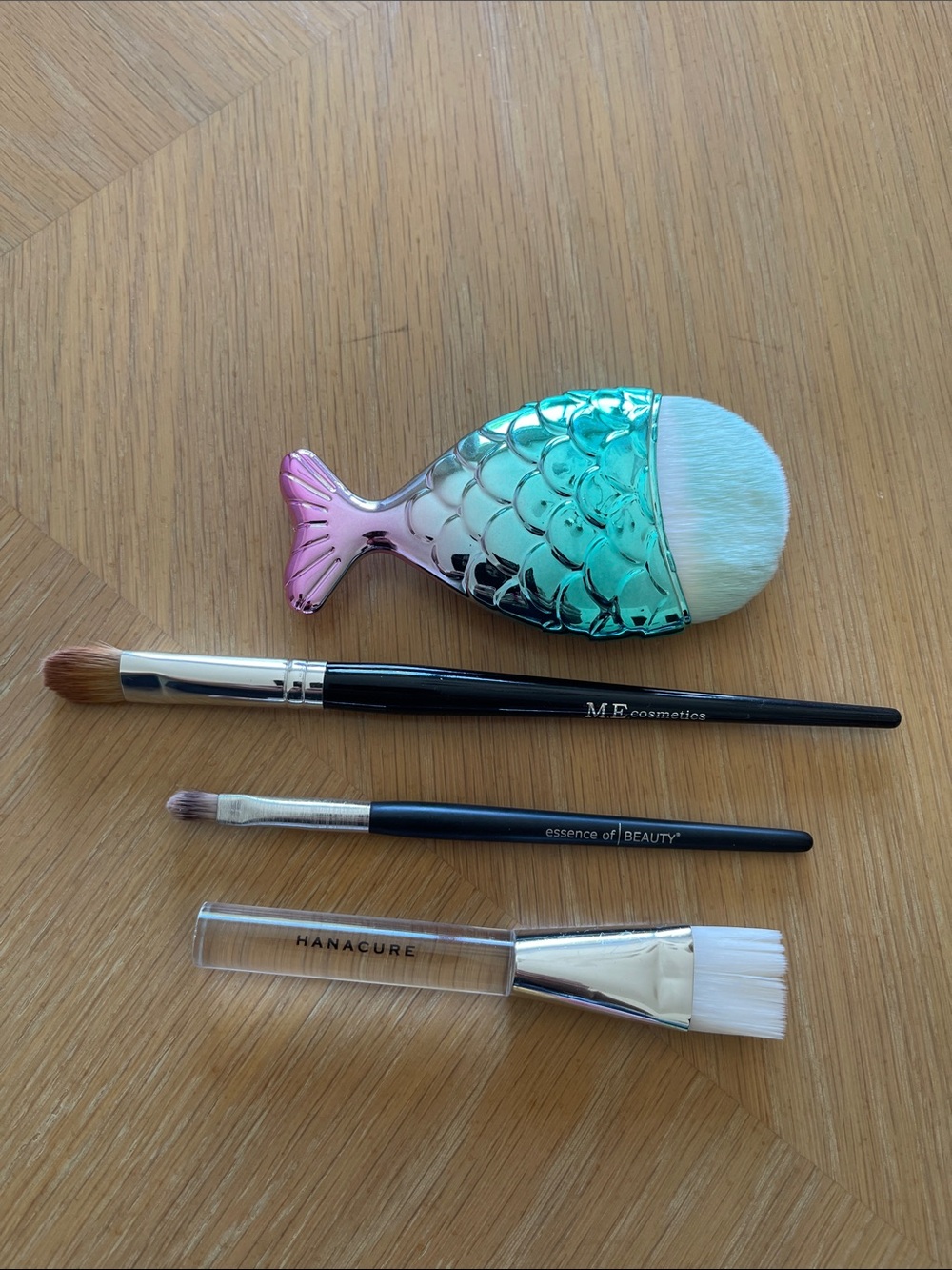 4 piece makeup brushes set - Hanacure, Essence of beauty, M.E. Cosmetics